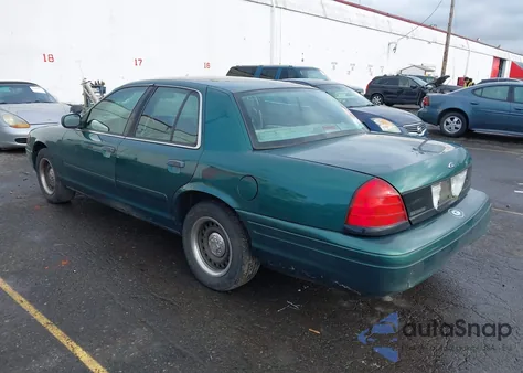 2001 Ford Crown Victoria Police Interceptor z USA, uszkodzony, nr VIN 2FAFP71W61X190896